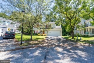 8005 Silver Fox Dr in Glen Burnie, MD - Building Photo