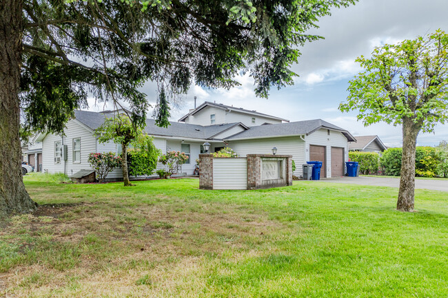 514 8th St NE in Auburn, WA - Foto de edificio - Building Photo