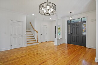 1 Shawe St in Danbury, CT - Building Photo - Building Photo