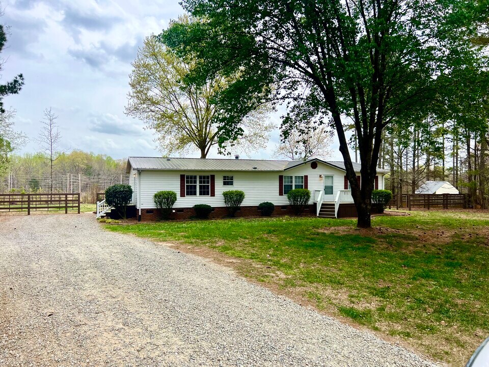 6548 Wingate Hill Rd in Denver, NC - Building Photo