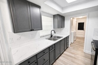 929 Derbyshire Rd in Daytona Beach, FL - Building Photo - Building Photo