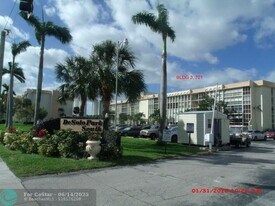 701 Three Islands Boulevard in Hallandale Beach, FL - Building Photo