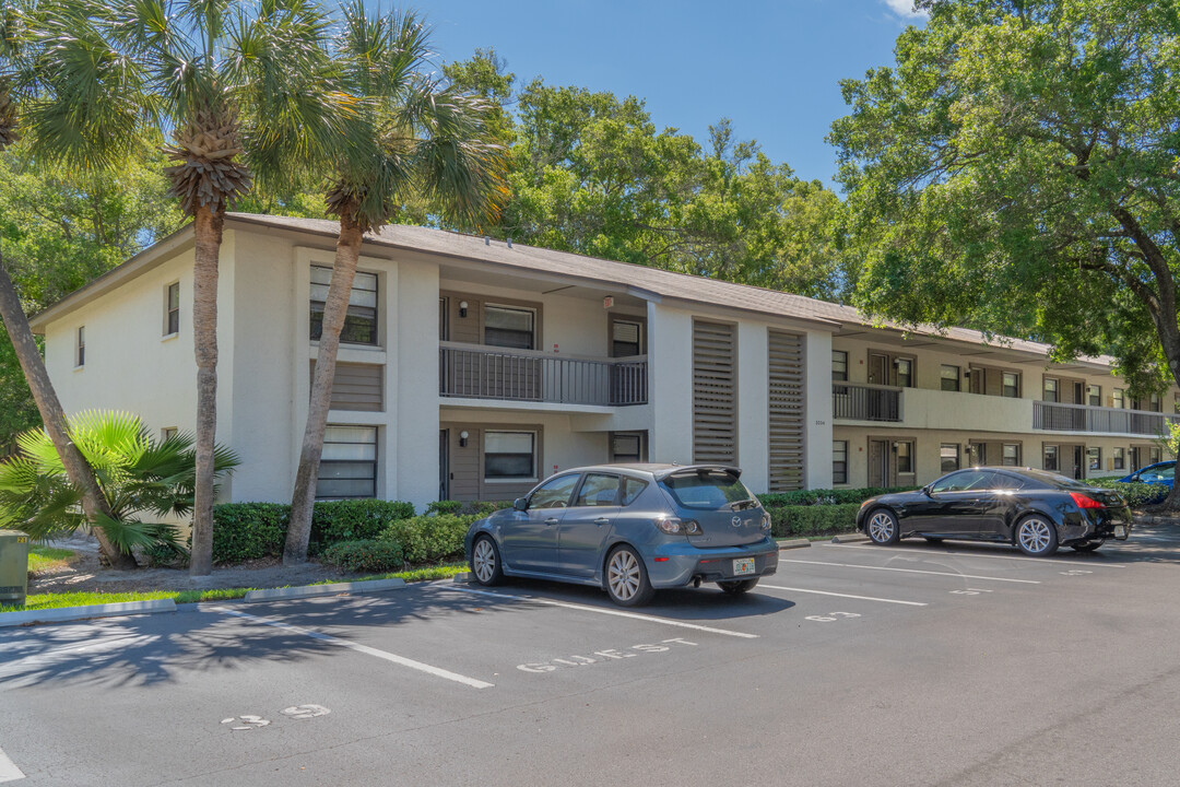 Imperial Oaks Condominiums in Clearwater, FL - Building Photo