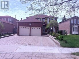 132 Hillcroft Dr in Markham, ON - Building Photo