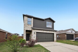 1927 Churchill Downs Dr in Seagoville, TX - Building Photo - Building Photo