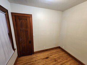 409 Grove St in Rockford, IL - Building Photo - Building Photo