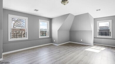 61 S Maple Ave-Unit -3 in East Orange, NJ - Building Photo - Building Photo