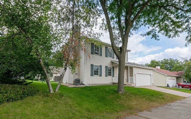 878 Sky Ridge Dr in Madison, WI - Building Photo - Building Photo