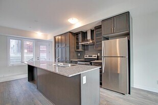 12-3580 lakeshore blvd Etobicoke Ontario M8W3J6 in Toronto, ON - Building Photo