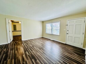 710 Latimer Ave in La Grange, KY - Building Photo - Building Photo