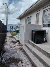 640 NW 77th St in Miami, FL - Building Photo - Building Photo