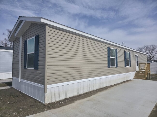 3510 N 9th St in Carter Lake, IA - Building Photo - Building Photo