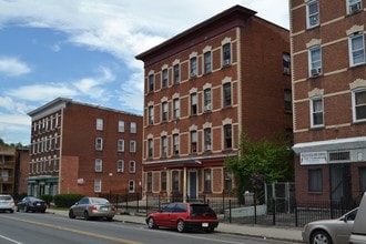 1004 Broad St in Hartford, CT - Building Photo - Building Photo