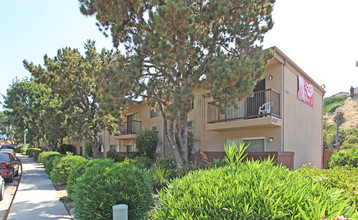 Regency Centre Apartments in San Diego, CA - Building Photo - Building Photo