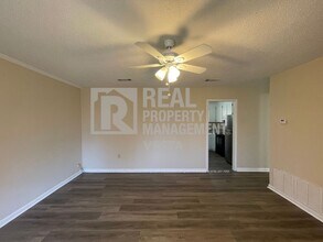 102 Trippi Terrace in Warner Robins, GA - Building Photo - Building Photo