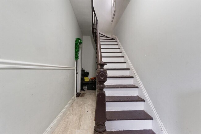 1019 Summit Ave in Jersey City, NJ - Building Photo - Building Photo