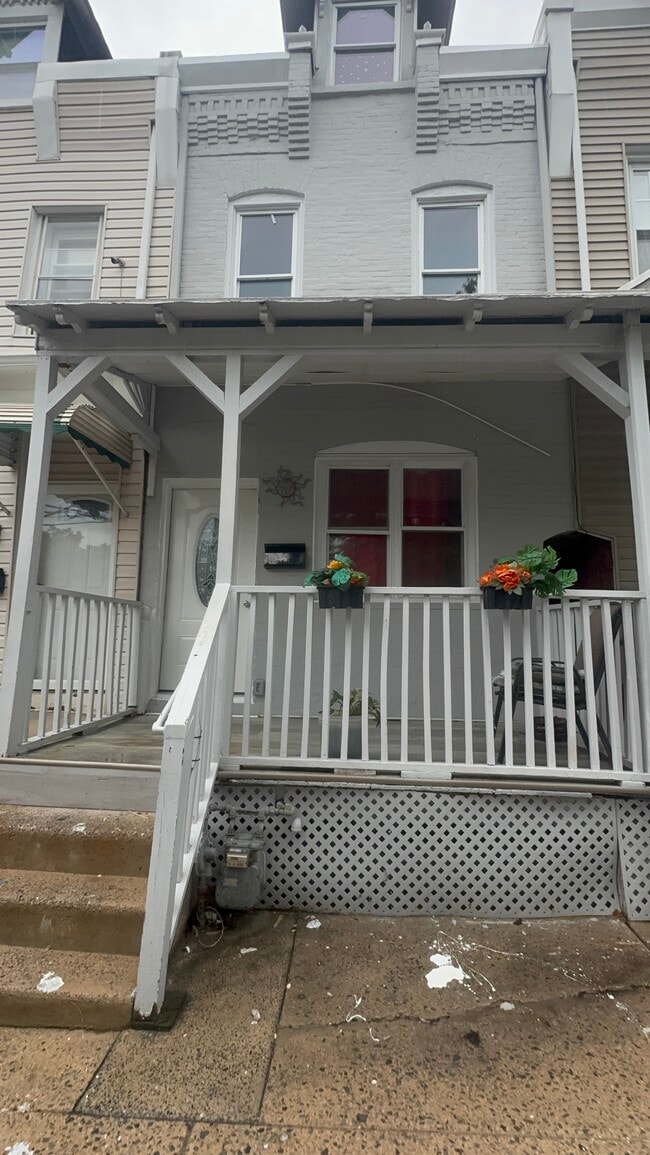 property at 1014 Pear St