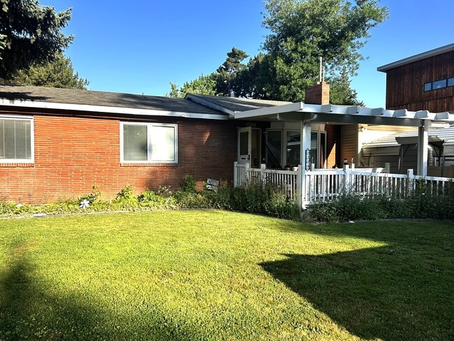 property at 1209 N Roosevelt St