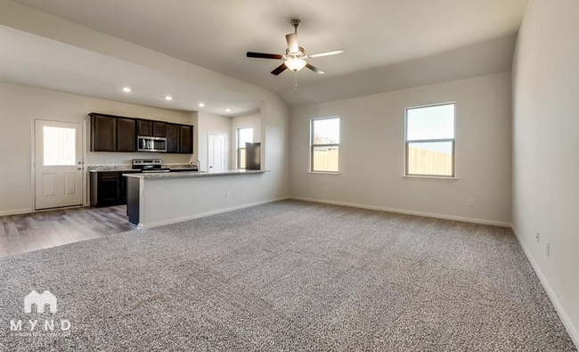 143 Bovine Dr in Newark, TX - Foto de edificio - Building Photo