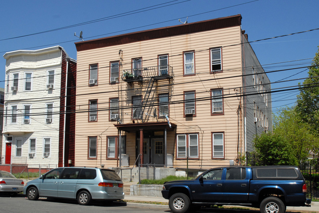 28-30 Sherman St in Passaic, NJ - Building Photo