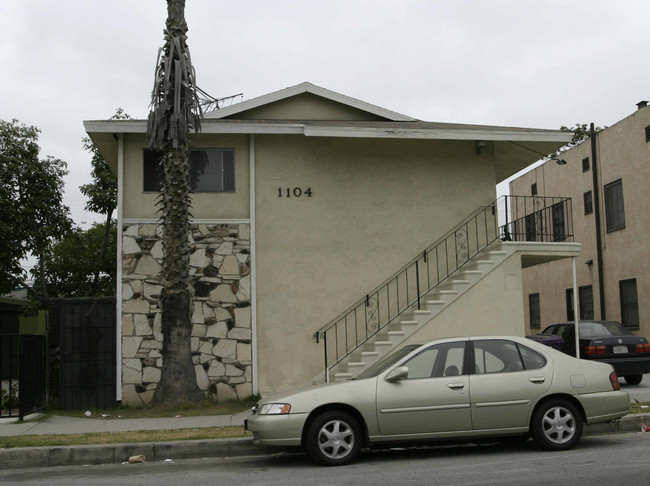 1104 Cherry Ave in Long Beach, CA - Building Photo - Building Photo