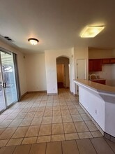 1044 S Rio Linda St in Visalia, CA - Building Photo - Building Photo