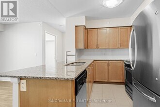 205-1205 Sherway Gardens Rd in Toronto, ON - Building Photo - Building Photo