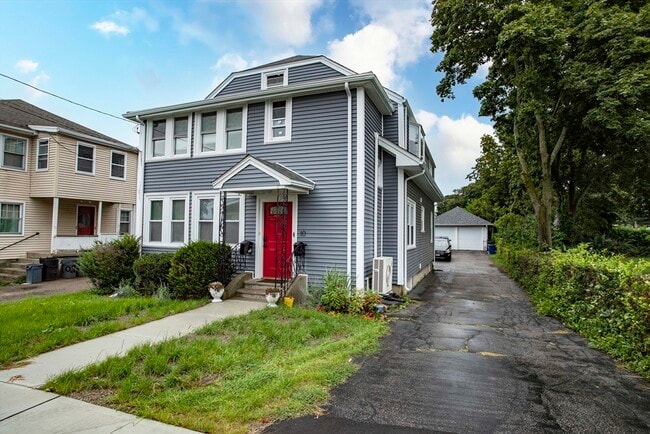 10 Oak St in Quincy, MA - Building Photo - Building Photo