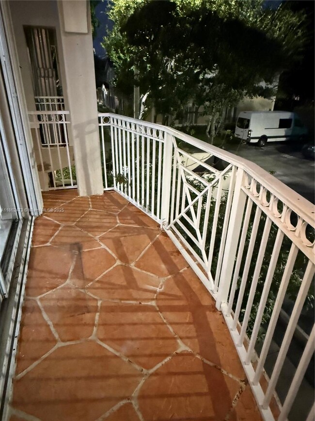 8956 W Flagler St in Miami, FL - Building Photo - Building Photo