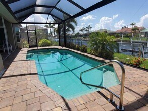 2100 Aqui Esta Dr in Punta Gorda, FL - Building Photo - Building Photo