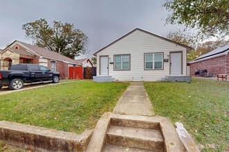 1532 Whitaker Ave in Dallas, TX - Building Photo - Building Photo