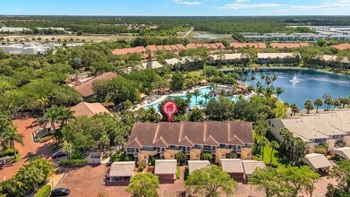 2202 Hidden Lake Dr, Unit Naples in Naples, FL - Foto de edificio - Building Photo