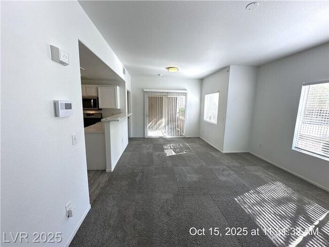 9470 Peace Way in Las Vegas, NV - Building Photo - Building Photo