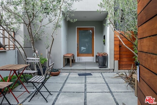 17 Driftwood St in Marina Del Rey, CA - Building Photo - Building Photo