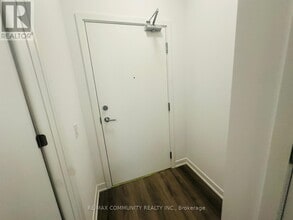 7439 Kingston Rd in Toronto, ON - Building Photo - Building Photo