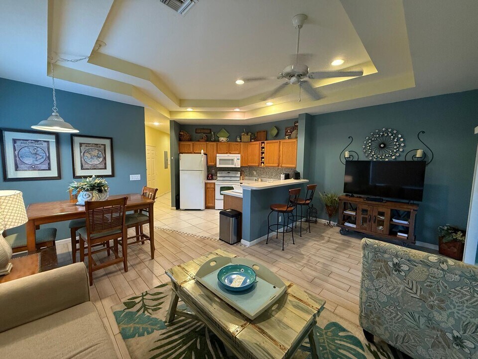 8247 Mulligan Cir in Port St. Lucie, FL - Building Photo