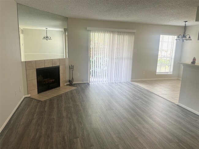 2120 El Paseo St
