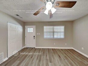 736 Plainville Trail SW in Atlanta, GA - Foto de edificio - Building Photo