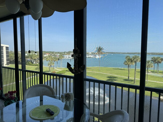 200 Intracoastal Pl in Jupiter, FL - Foto de edificio - Building Photo