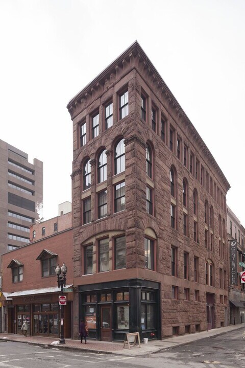681-683-683 Washington St in Boston, MA - Building Photo