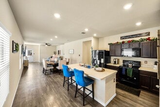 10918 Airmen Dr in Converse, TX - Building Photo - Building Photo