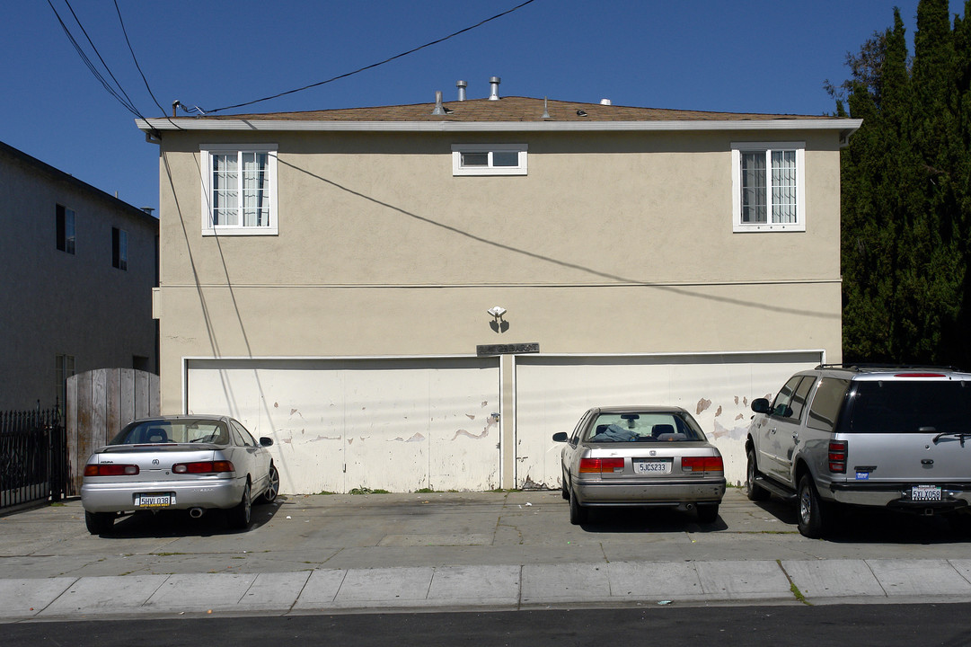 707 Cedar St in Redwood City, CA - Building Photo