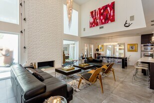 2005 Potomac Dr in Houston, TX - Building Photo