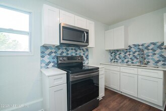550 Birch St in Jacksonville, FL - Building Photo - Building Photo
