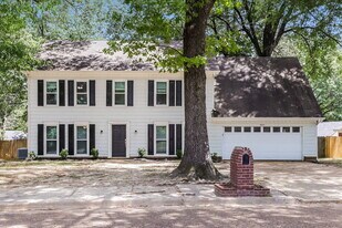 4924 W Hedgewall Cir in Memphis, TN - Building Photo