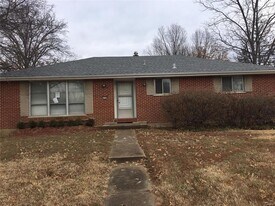 4739 Butler Hill Rd in St. Louis, MO - Building Photo