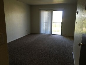 843 Mission Sierra Ct in Redding, CA - Building Photo - Building Photo