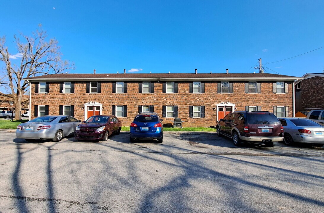 2516 Pennacook Rd in Louisville, KY - Building Photo