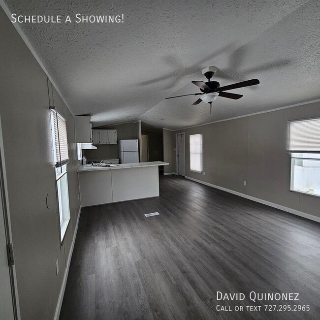 2737 W Washington Center Rd in Fort Wayne, IN - Building Photo - Building Photo