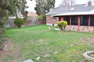 861 American Beauty Dr in Salt Lake City, UT - Building Photo - Building Photo